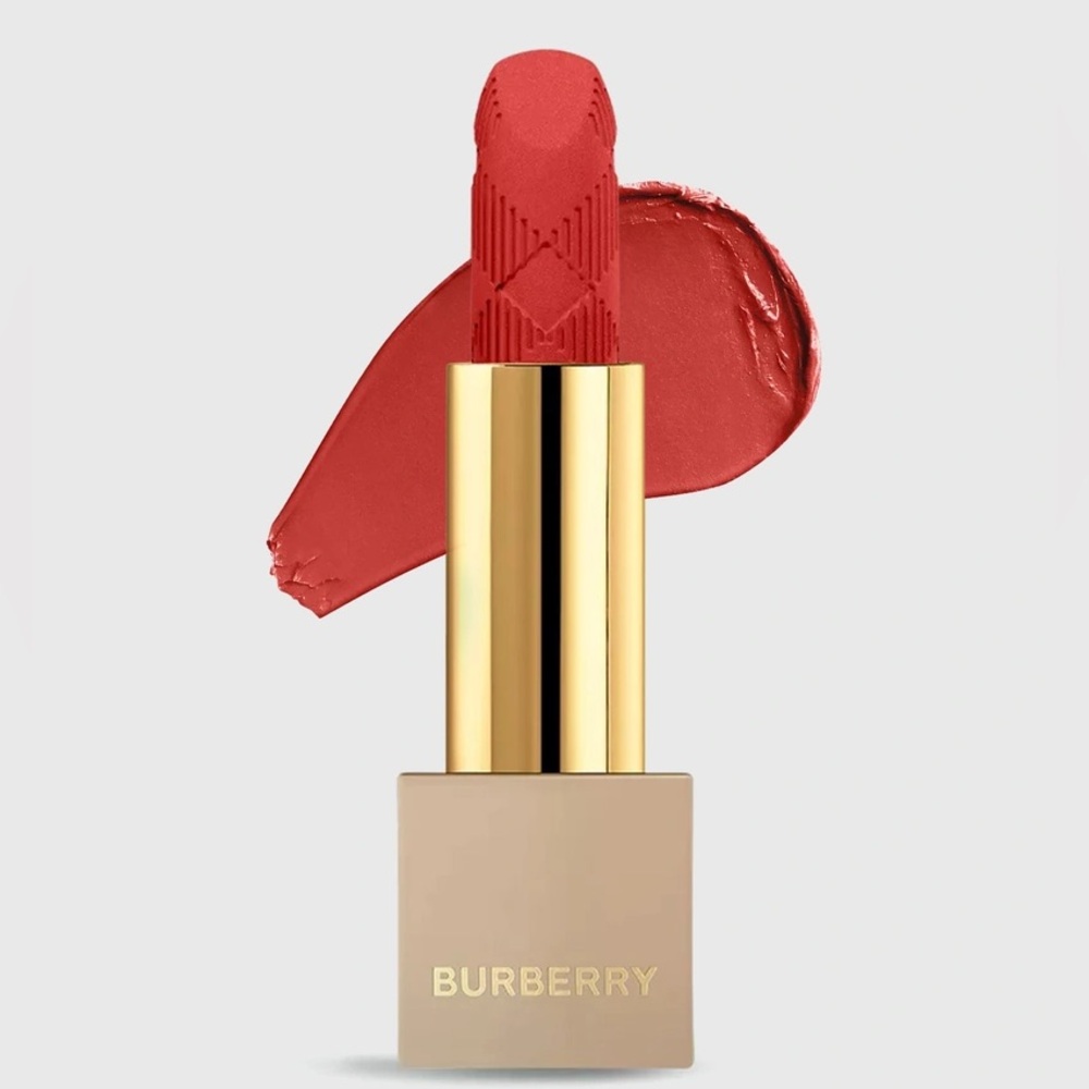 NEW SHADE Burberry  “MATTE THE RED “Kisses satin lipstick 3.3g